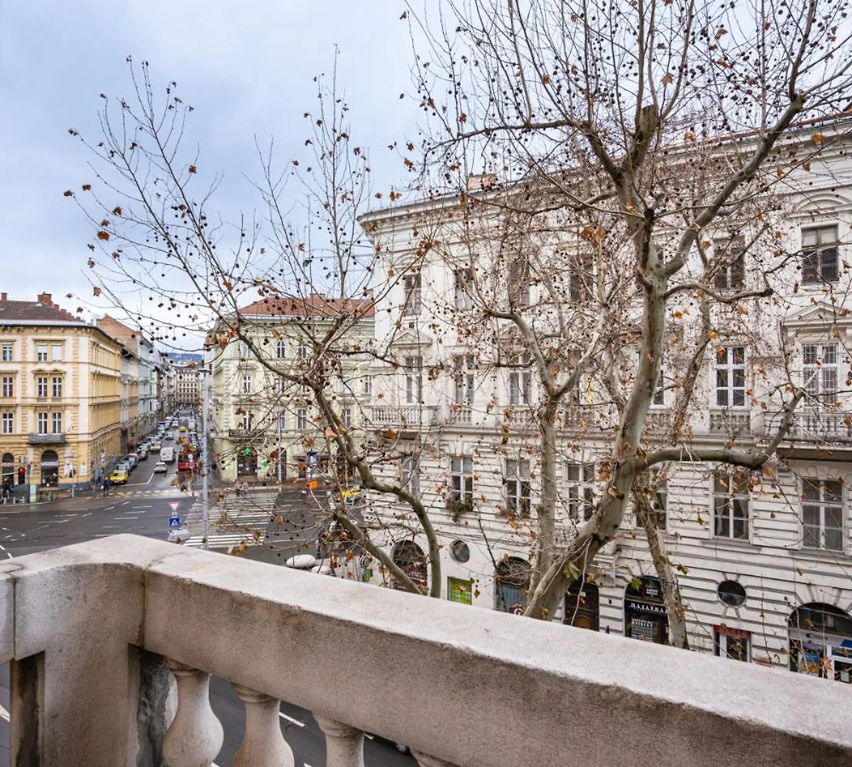 Classical Apartment With Modern Style Downtown! Budapeşte